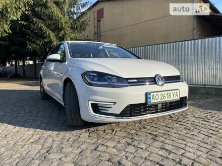 Белый Фольксваген e-Golf, объемом двигателя 0 л и пробегом 55 тыс. км за 15500 $, фото 1 на Automoto.ua