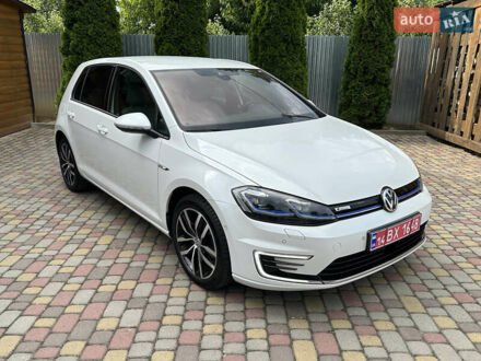 Фольксваген e-Golf 2019 в Ужгороде на Automoto.ua Белый Фольксваген e-Golf, объемом двигателя 0 л и пробегом 74 тыс. км за 14300 $, фото 1 на Automoto.ua