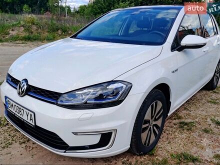 Белый Фольксваген e-Golf, объемом двигателя 0 л и пробегом 50 тыс. км за 14200 $, фото 1 на Automoto.ua