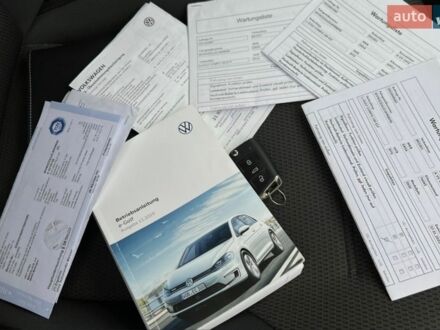 Белый Фольксваген e-Golf, объемом двигателя 0 л и пробегом 160 тыс. км за 14500 $, фото 1 на Automoto.ua