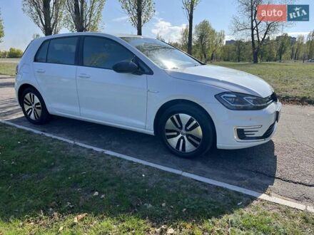 Фольксваген e-Golf 2020 в Каменское - Днепродзержинск на Automoto.ua Белый Фольксваген e-Golf, объемом двигателя 0 л и пробегом 44 тыс. км за 16800 $, фото 1 на Automoto.ua