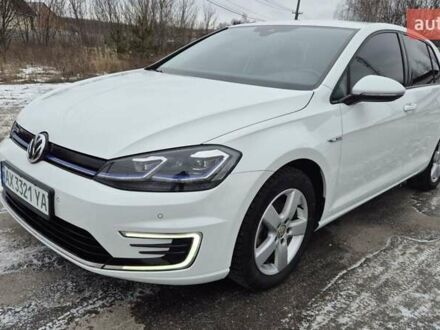 Белый Фольксваген e-Golf, объемом двигателя 0 л и пробегом 58 тыс. км за 13500 $, фото 1 на Automoto.ua