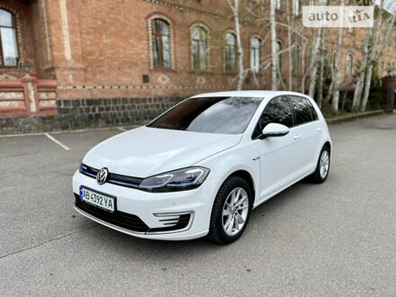 Белый Фольксваген e-Golf, объемом двигателя 0 л и пробегом 50 тыс. км за 15300 $, фото 1 на Automoto.ua