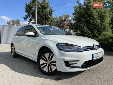 Білий Фольксваген e-Golf, об'ємом двигуна 0 л та пробігом 88 тис. км за 15700 $, фото 1 на Automoto.ua
