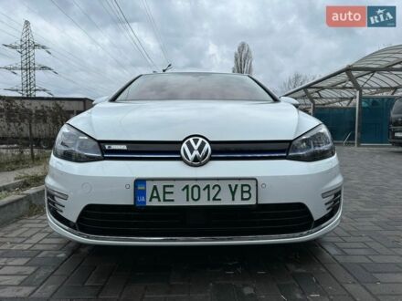 Белый Фольксваген e-Golf, объемом двигателя 0 л и пробегом 46 тыс. км за 15900 $, фото 1 на Automoto.ua
