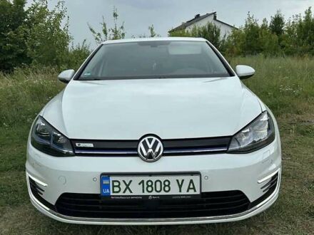 Фольксваген e-Golf 2020 у Каменце-Подольском на Automoto.ua Білий Фольксваген e-Golf, об'ємом двигуна 0 л та пробігом 67 тис. км за 13900 $, фото 1 на Automoto.ua
