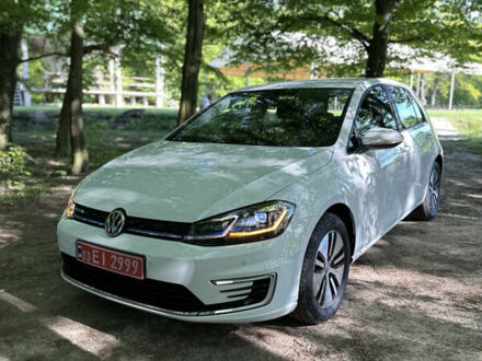 Белый Фольксваген e-Golf, объемом двигателя 0 л и пробегом 46 тыс. км за 15900 $, фото 1 на Automoto.ua