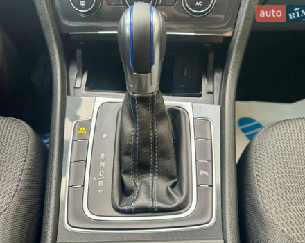 Бежевый Фольксваген e-Golf, объемом двигателя 0 л и пробегом 54 тыс. км за 14300 $, фото 49 на Automoto.ua