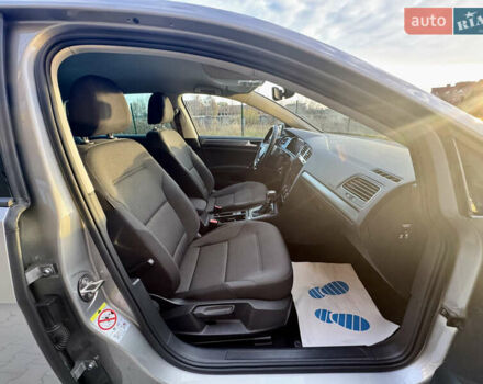 Бежевый Фольксваген e-Golf, объемом двигателя 0 л и пробегом 54 тыс. км за 14300 $, фото 23 на Automoto.ua