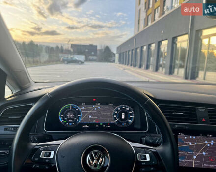 Бежевый Фольксваген e-Golf, объемом двигателя 0 л и пробегом 54 тыс. км за 14300 $, фото 40 на Automoto.ua