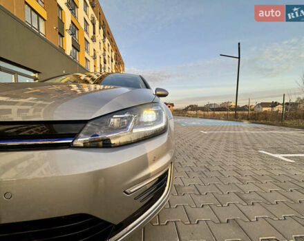 Бежевый Фольксваген e-Golf, объемом двигателя 0 л и пробегом 54 тыс. км за 14300 $, фото 11 на Automoto.ua