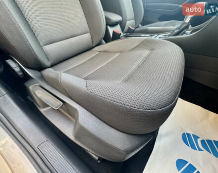 Бежевый Фольксваген e-Golf, объемом двигателя 0 л и пробегом 54 тыс. км за 14300 $, фото 26 на Automoto.ua