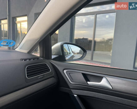 Бежевый Фольксваген e-Golf, объемом двигателя 0 л и пробегом 54 тыс. км за 14300 $, фото 50 на Automoto.ua