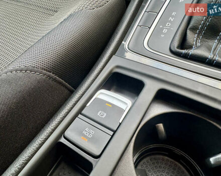 Бежевый Фольксваген e-Golf, объемом двигателя 0 л и пробегом 54 тыс. км за 14300 $, фото 46 на Automoto.ua