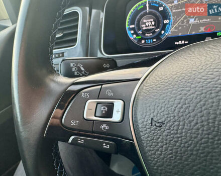 Бежевый Фольксваген e-Golf, объемом двигателя 0 л и пробегом 54 тыс. км за 14300 $, фото 41 на Automoto.ua