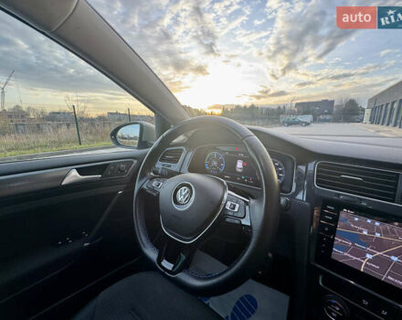 Бежевый Фольксваген e-Golf, объемом двигателя 0 л и пробегом 54 тыс. км за 14300 $, фото 39 на Automoto.ua