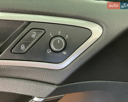 Черный Фольксваген e-Golf, объемом двигателя 0 л и пробегом 118 тыс. км за 9300 $, фото 10 на Automoto.ua