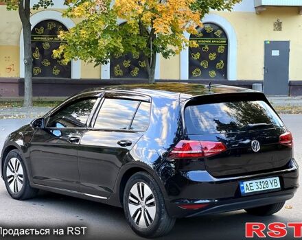 Черный Фольксваген e-Golf, объемом двигателя 85 л и пробегом 144 тыс. км за 9500 $, фото 3 на Automoto.ua