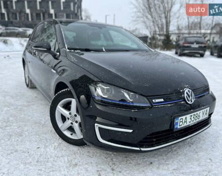 Черный Фольксваген e-Golf, объемом двигателя 0 л и пробегом 96 тыс. км за 9300 $, фото 1 на Automoto.ua