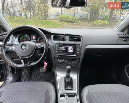 Чорний Фольксваген e-Golf, об'ємом двигуна 0 л та пробігом 105 тис. км за 9600 $, фото 8 на Automoto.ua