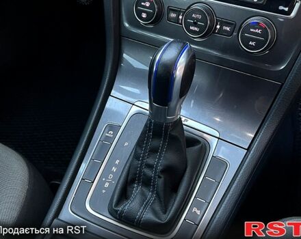 Черный Фольксваген e-Golf, объемом двигателя 85 л и пробегом 144 тыс. км за 9500 $, фото 6 на Automoto.ua