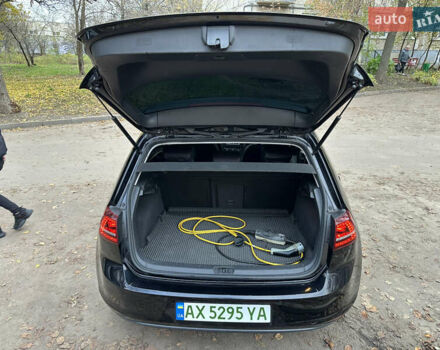 Чорний Фольксваген e-Golf, об'ємом двигуна 0 л та пробігом 105 тис. км за 9600 $, фото 12 на Automoto.ua