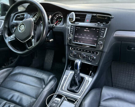 Черный Фольксваген e-Golf, объемом двигателя 0 л и пробегом 97 тыс. км за 10100 $, фото 10 на Automoto.ua