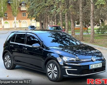 Черный Фольксваген e-Golf, объемом двигателя 85 л и пробегом 144 тыс. км за 9500 $, фото 1 на Automoto.ua