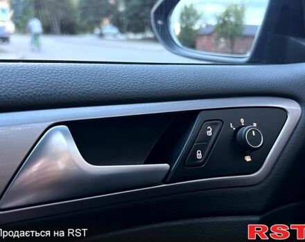 Черный Фольксваген e-Golf, объемом двигателя 85 л и пробегом 144 тыс. км за 9500 $, фото 7 на Automoto.ua