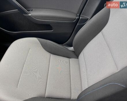 Чорний Фольксваген e-Golf, об'ємом двигуна 0 л та пробігом 140 тис. км за 8299 $, фото 25 на Automoto.ua