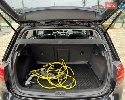 Черный Фольксваген e-Golf, объемом двигателя 0 л и пробегом 158 тыс. км за 8500 $, фото 17 на Automoto.ua