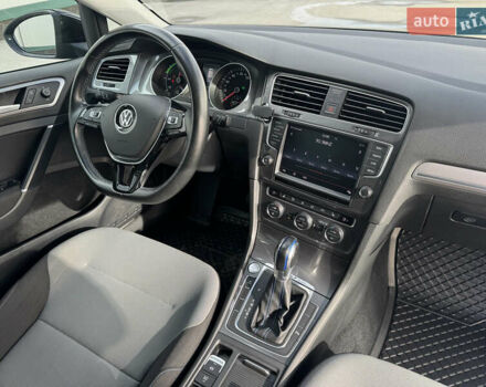 Черный Фольксваген e-Golf, объемом двигателя 0 л и пробегом 89 тыс. км за 8500 $, фото 13 на Automoto.ua