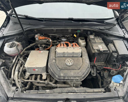 Черный Фольксваген e-Golf, объемом двигателя 0 л и пробегом 136 тыс. км за 9299 $, фото 75 на Automoto.ua