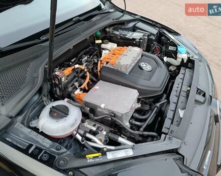 Чорний Фольксваген e-Golf, об'ємом двигуна 0 л та пробігом 120 тис. км за 7750 $, фото 69 на Automoto.ua