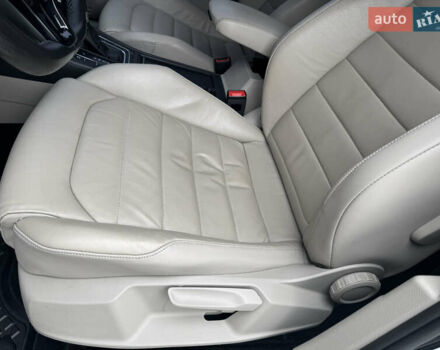 Черный Фольксваген e-Golf, объемом двигателя 0 л и пробегом 136 тыс. км за 9299 $, фото 50 на Automoto.ua