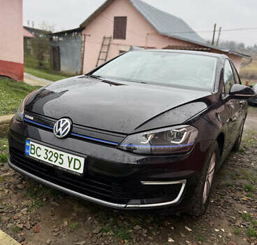 Чорний Фольксваген e-Golf, об'ємом двигуна 0 л та пробігом 108 тис. км за 9300 $, фото 1 на Automoto.ua