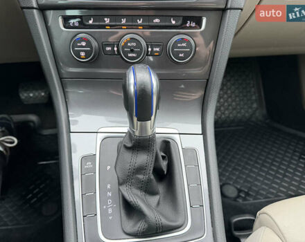 Черный Фольксваген e-Golf, объемом двигателя 0 л и пробегом 168 тыс. км за 8550 $, фото 19 на Automoto.ua