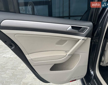 Черный Фольксваген e-Golf, объемом двигателя 0 л и пробегом 136 тыс. км за 9299 $, фото 51 на Automoto.ua