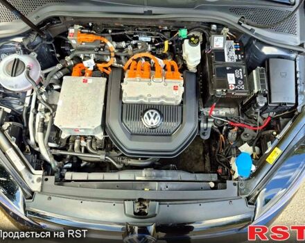 Черный Фольксваген e-Golf, объемом двигателя 85 л и пробегом 124 тыс. км за 10800 $, фото 5 на Automoto.ua
