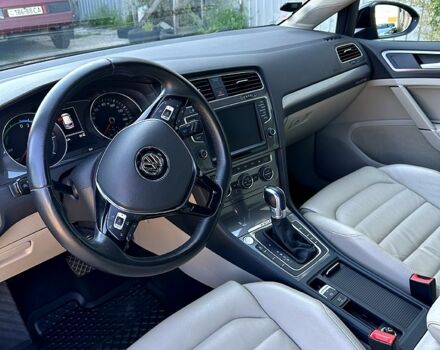 Черный Фольксваген e-Golf, объемом двигателя 0 л и пробегом 90 тыс. км за 10900 $, фото 4 на Automoto.ua