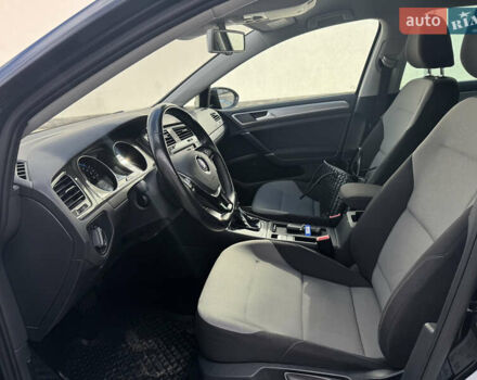 Черный Фольксваген e-Golf, объемом двигателя 0 л и пробегом 89 тыс. км за 8500 $, фото 10 на Automoto.ua