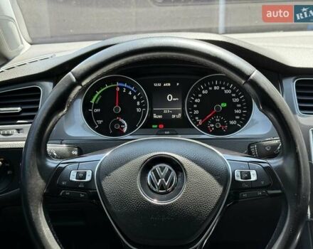 Чорний Фольксваген e-Golf, об'ємом двигуна 0 л та пробігом 98 тис. км за 12499 $, фото 16 на Automoto.ua