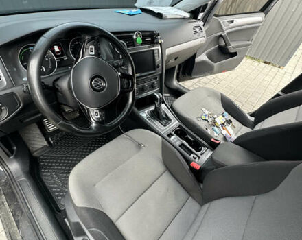 Черный Фольксваген e-Golf, объемом двигателя 0 л и пробегом 142 тыс. км за 8900 $, фото 13 на Automoto.ua