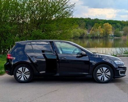 Черный Фольксваген e-Golf, объемом двигателя 0 л и пробегом 120 тыс. км за 7900 $, фото 2 на Automoto.ua