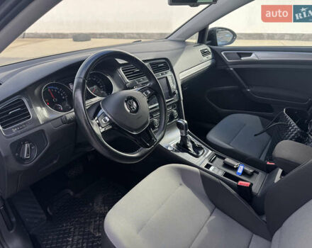 Черный Фольксваген e-Golf, объемом двигателя 0 л и пробегом 89 тыс. км за 8500 $, фото 9 на Automoto.ua