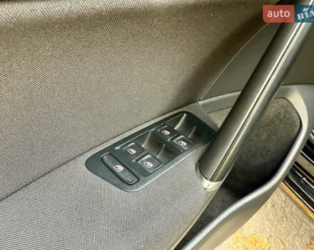 Фольксваген e-Golf 2015 в Кропивницком (Кировограде) на Automoto.ua Черный Фольксваген e-Golf, объемом двигателя 0 л и пробегом 180 тыс. км за 8400 $, фото 33 на Automoto.ua