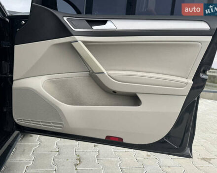 Черный Фольксваген e-Golf, объемом двигателя 0 л и пробегом 136 тыс. км за 9299 $, фото 55 на Automoto.ua