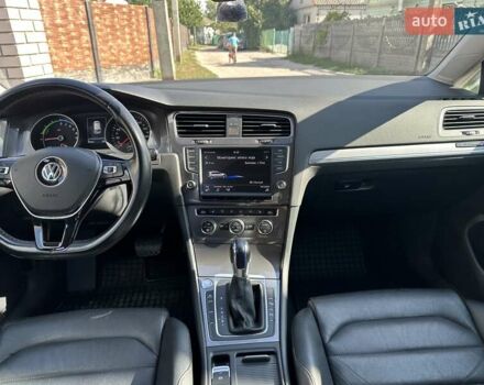 Черный Фольксваген e-Golf, объемом двигателя 0 л и пробегом 85 тыс. км за 11200 $, фото 10 на Automoto.ua