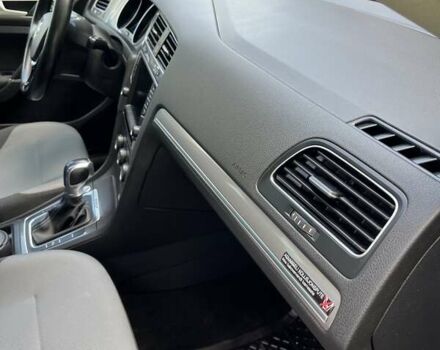 Черный Фольксваген e-Golf, объемом двигателя 0 л и пробегом 180 тыс. км за 7650 $, фото 12 на Automoto.ua