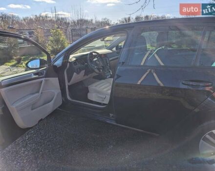 Черный Фольксваген e-Golf, объемом двигателя 0 л и пробегом 53 тыс. км за 10299 $, фото 6 на Automoto.ua